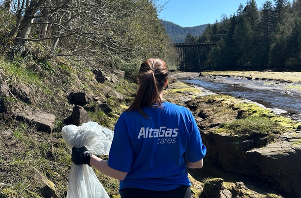 Shoreline-Cleanup-3_612x403